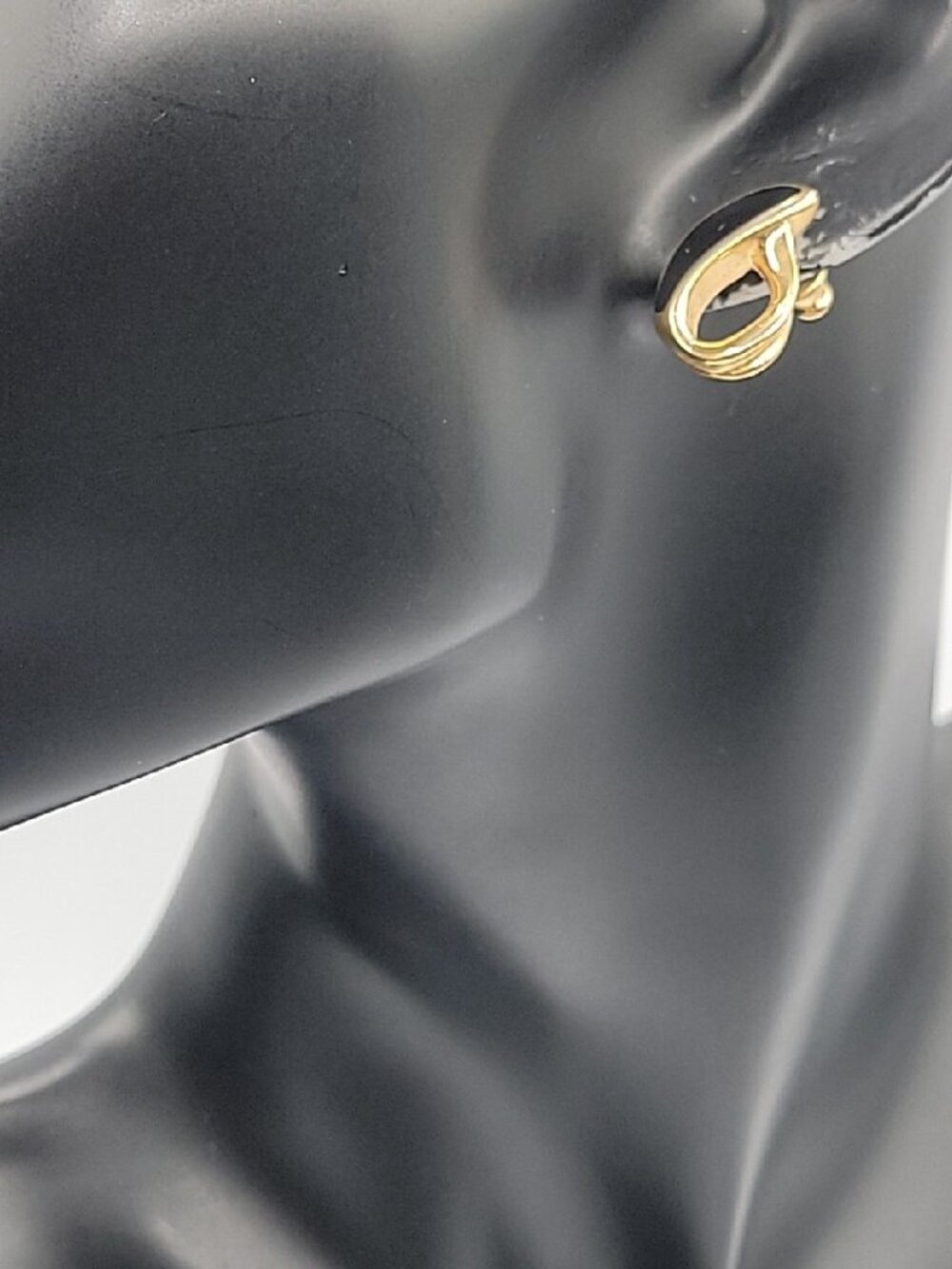 Vintage Trifari Post Earrings Swirl Earrings Gold Tone Black Enamel Pierced Ears - Picture 8 of 16